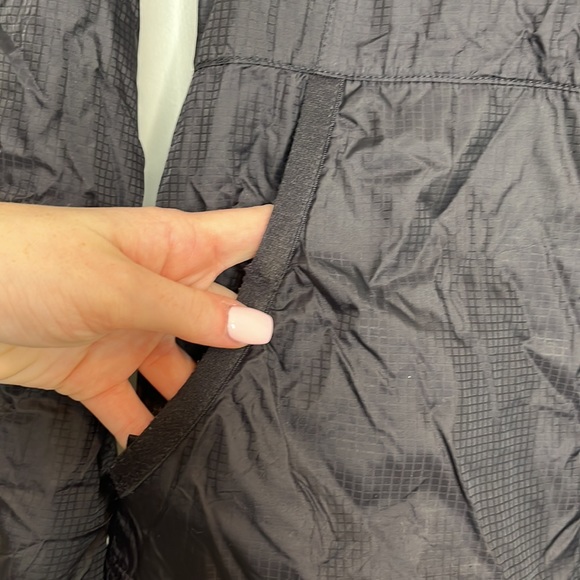 North face soft lined hooded zip up jacket - Picture 4 of 6